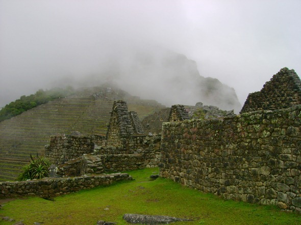 Machu Picchu com neblina