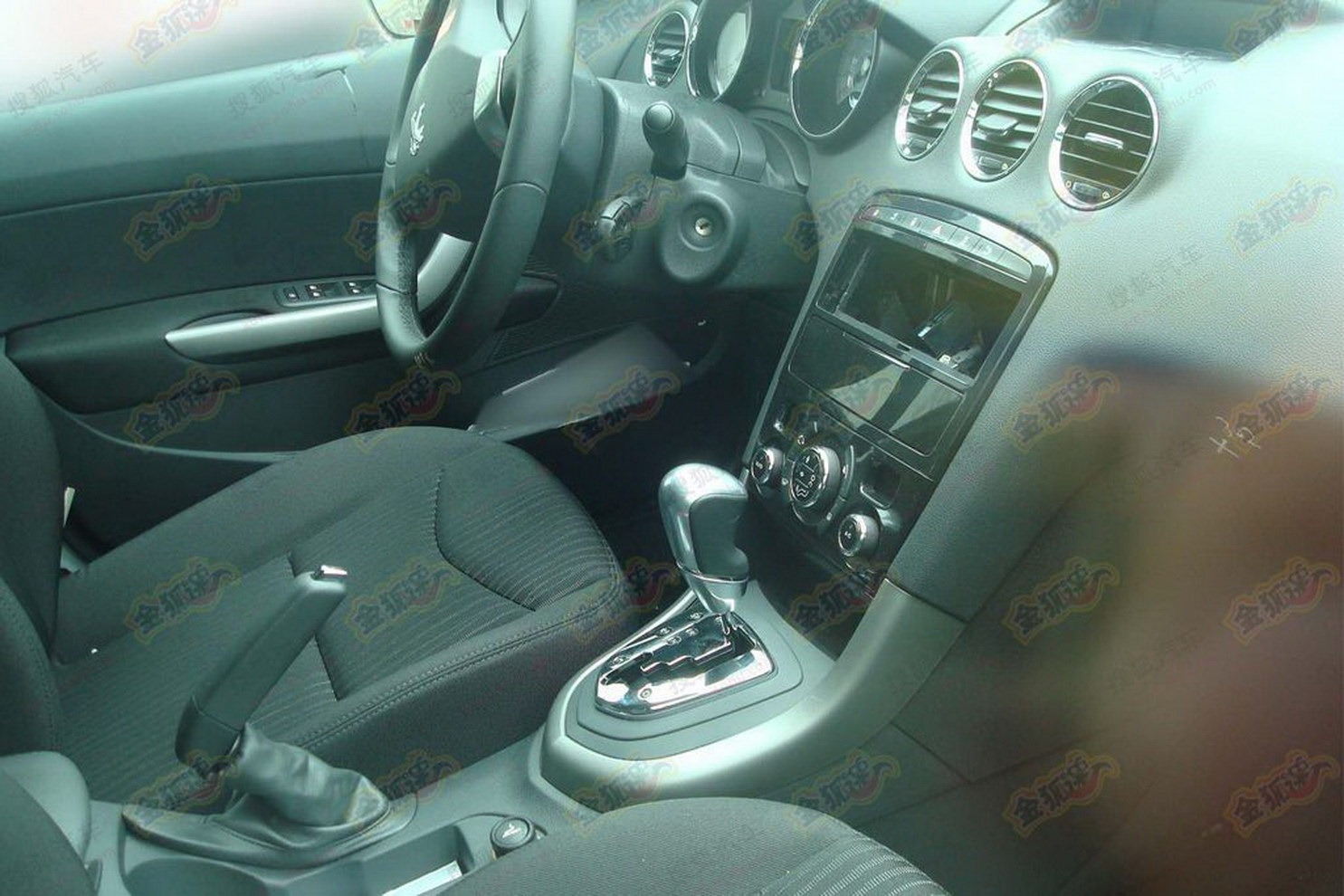 [2013-Peugeot-408-China-4%255B2%255D.jpg]