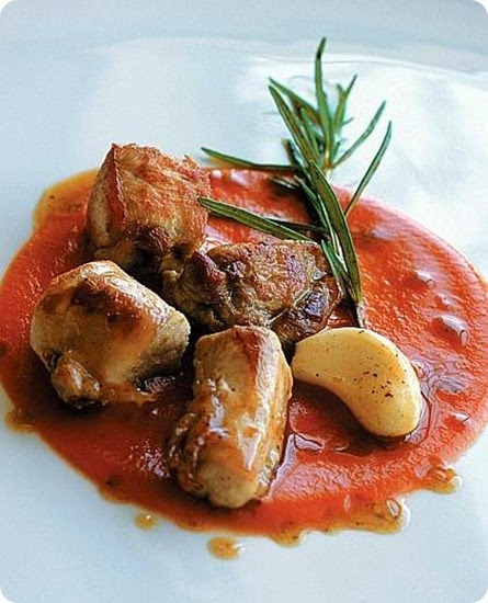 Nocette di coniglio in padella al vino bianco e rosmarino Nocette di coniglio in padella al vino bianco e rosmarino