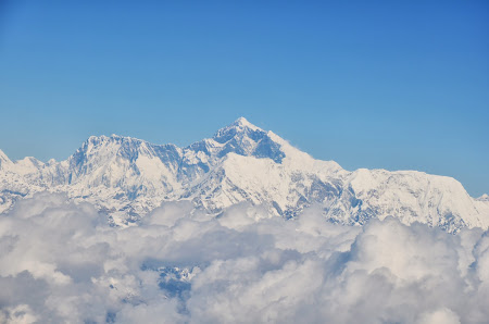 Declansam povesti: Everest pozat din avion