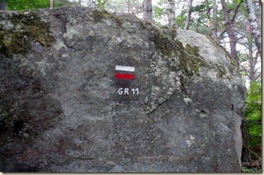 GR 11 sur rocher-001