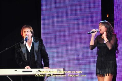 Delfina Paván canta junto a Lerner.jpg