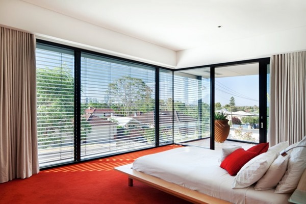 Casa south perth de matthews mcdonald decoracion-de-habitacion-alfobra-roja