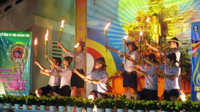  Đêm văn nghệ cúng dường Đại lễ Ph�t đản PL 2557