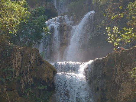 23. Cascada Kuang Si.JPG