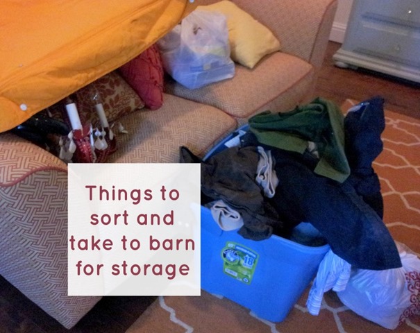 [messy%2520sitting%2520room%255B4%255D.jpg]