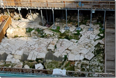 Valley Cardo excavations near Western Wall, tb010312457