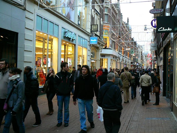 Obiective turistice Olanda: Kalverstraat, Amsterdam