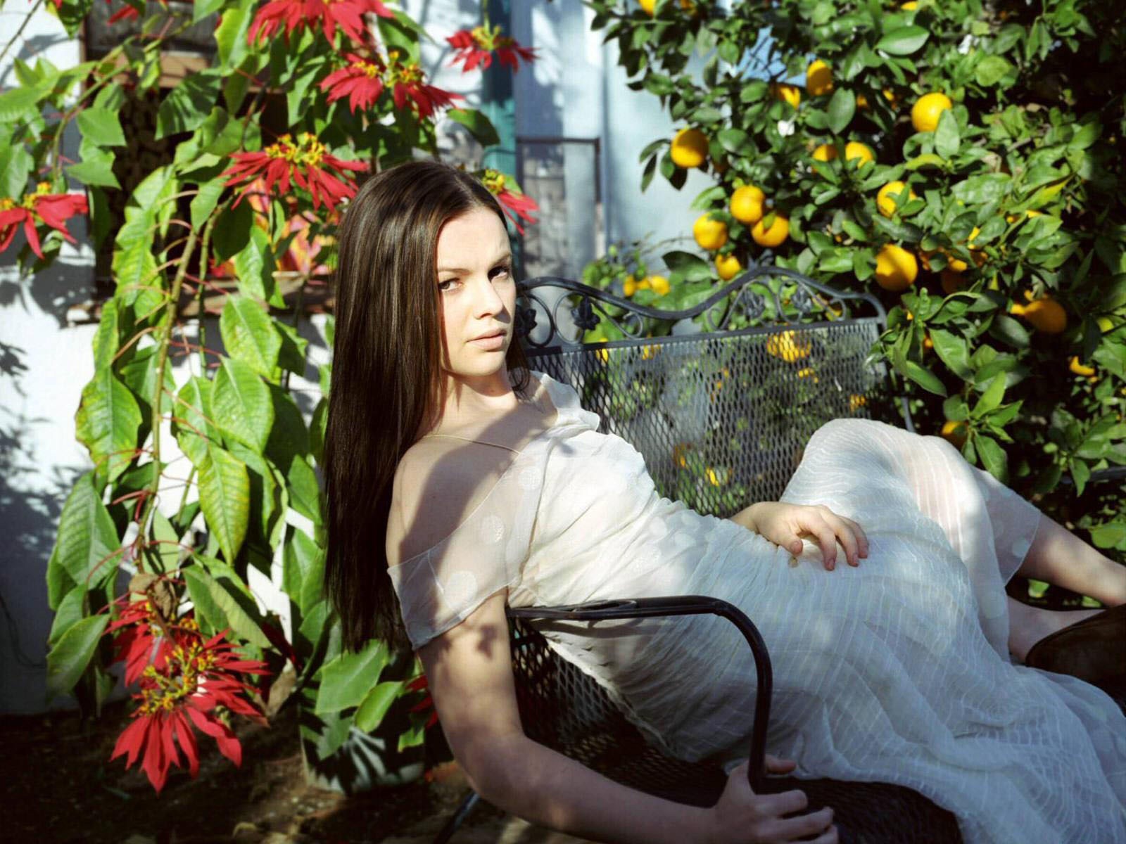 [Amber-Tamblyn5.jpg]