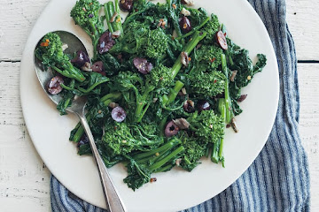 Braised Broccoli Rabe and Olives