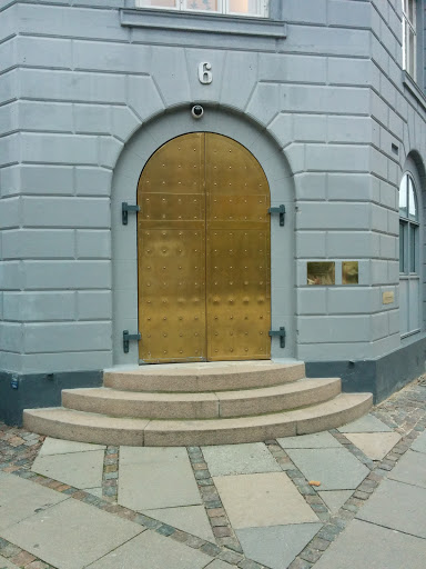Golden Door Of The Ministry