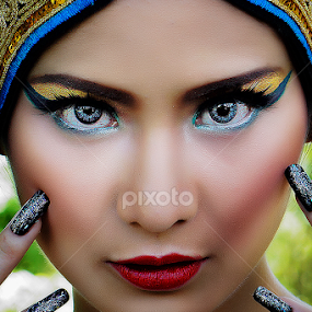 eye by Didit Aryono - People Portraits of Women