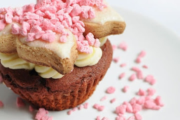 Red Velvet Shortbread Cup Cake 