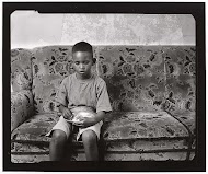 Awad Mohammed Awad op de bank