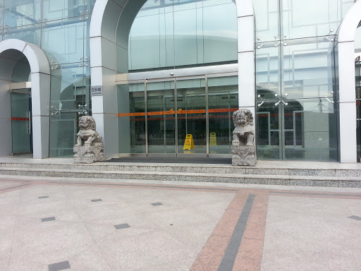 Lion Status at Hanwang Building