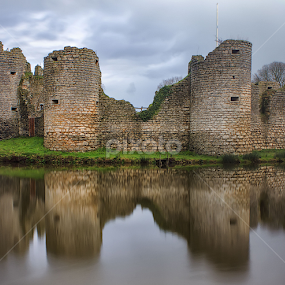 Old castle by Rémi Ferreira Nadais - Buildings & Architecture Public & Historical