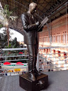 Estatua De Agente Comerial En Atocha