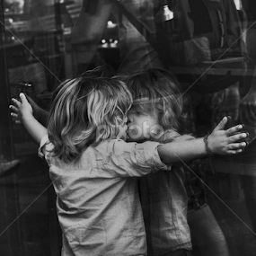 Hug your life by Zoe Photography - Babies & Children Children Candids