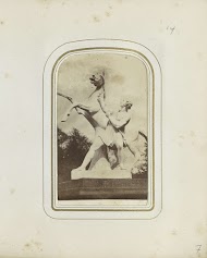 Beeldhouwwerk van een paardentemmer in een park bij Bad Cannstatt