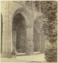 Interieur van het schip van Melrose Abbey in Roxburghshire