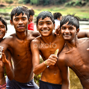 FISHERBOYS by Ravi Kashyap - People Street & Candids