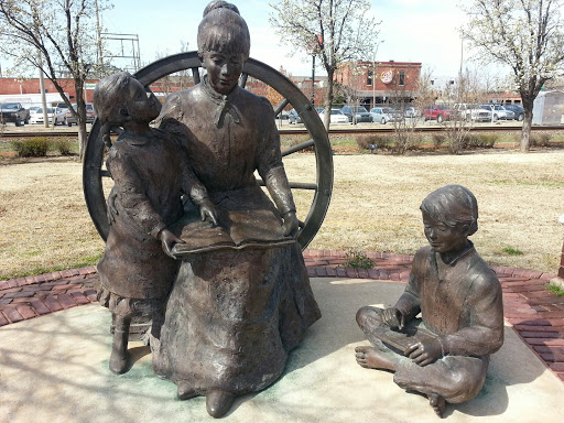 Pioneers and Educators Monument, Norman