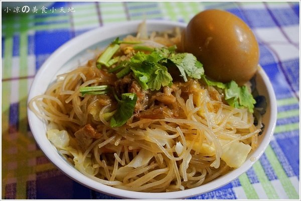 『彰化美食小吃踩線團』ㄎㄚ ㄟ香菇肉羹║銅板美食。古早味小吃。在地人の深夜食堂