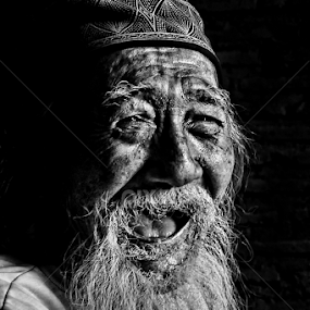 Ki Soeripto by Hariyanto KTM - Black & White Portraits & People