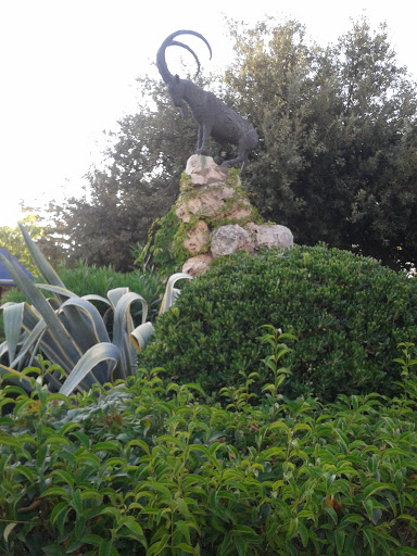 Statue of Cretan Aigagros