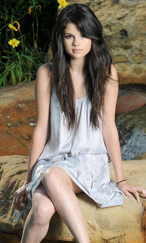 Selena Gomez Photo Gallery - screenshot