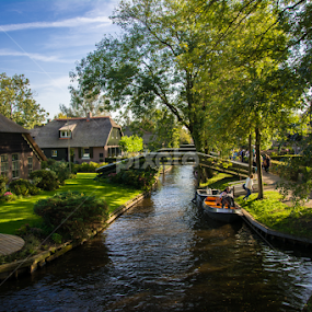 Giethoorn streetview, The Netherlands by Marcel Eringaard - City,  Street & Park Historic Districts