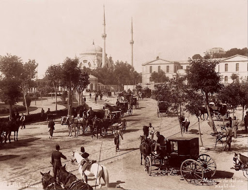Dolmabahçe Mosque and Square
