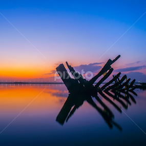 Rest of the ship by Om Kas - Landscapes Waterscapes