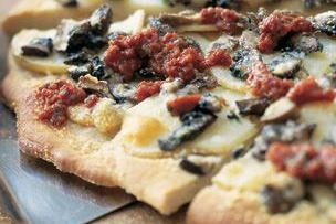 Pizza with Potatoes, Mushrooms and Tomato-Basil Pesto