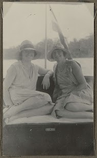 Echtpaar Jetten met gasten op een rivierboot