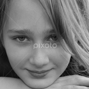 Beauty in the eye of the beholder. by Aleksandra Ivanković Mazzuka  - Babies & Children Child Portraits