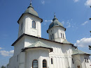 Biserica Sf Petru si Pavel