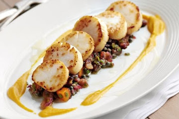 Pan-fried scallops with butternut squash two ways