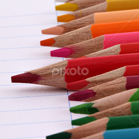 Uniqueness in similarity by Ramakant Sharda - Artistic Objects Still Life