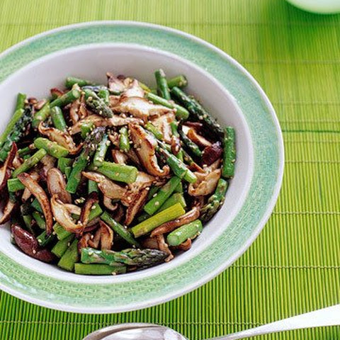 Asparagus and Shiitake Stir-Fry