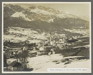 Cortina d'Ampezzo, gezien vanaf een berghelling op 1700 meter hoogte
