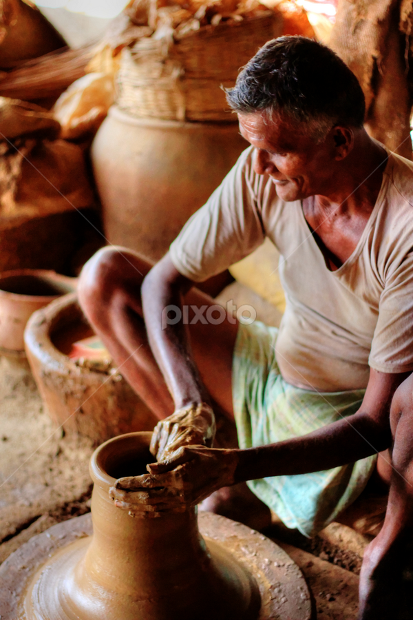 Clay Pot Makers by Rajeshkumar Subramanian - Artistic Objects Antiques
