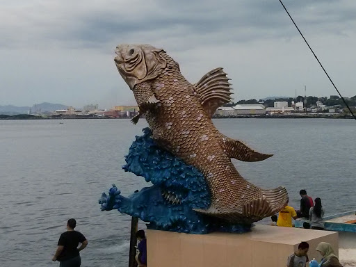 Patung Ikan Bahu Mall