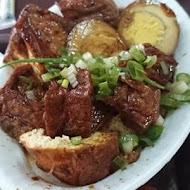 老牌張豬腳飯