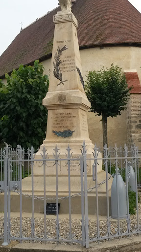 Monument Au Morts De Les Ormes