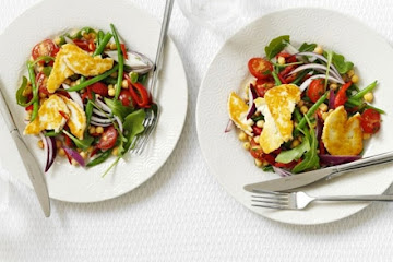 Warm halloumi, chickpea & lime salad