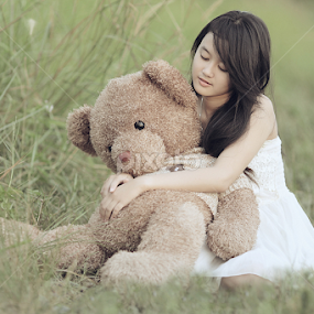 Aulia & Teddy bear by Irvan Blue-Ray - People Portraits of Women