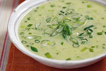 Minted pea soup