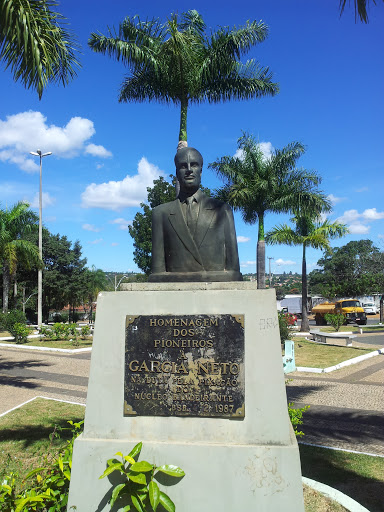 Garcia Neto Statue
