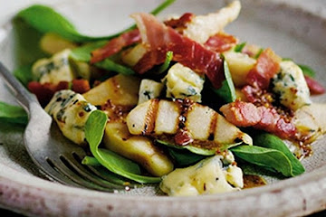 Warm stilton salad